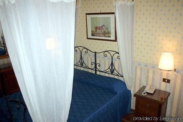 Hotel St. Moritz Rome Room photo