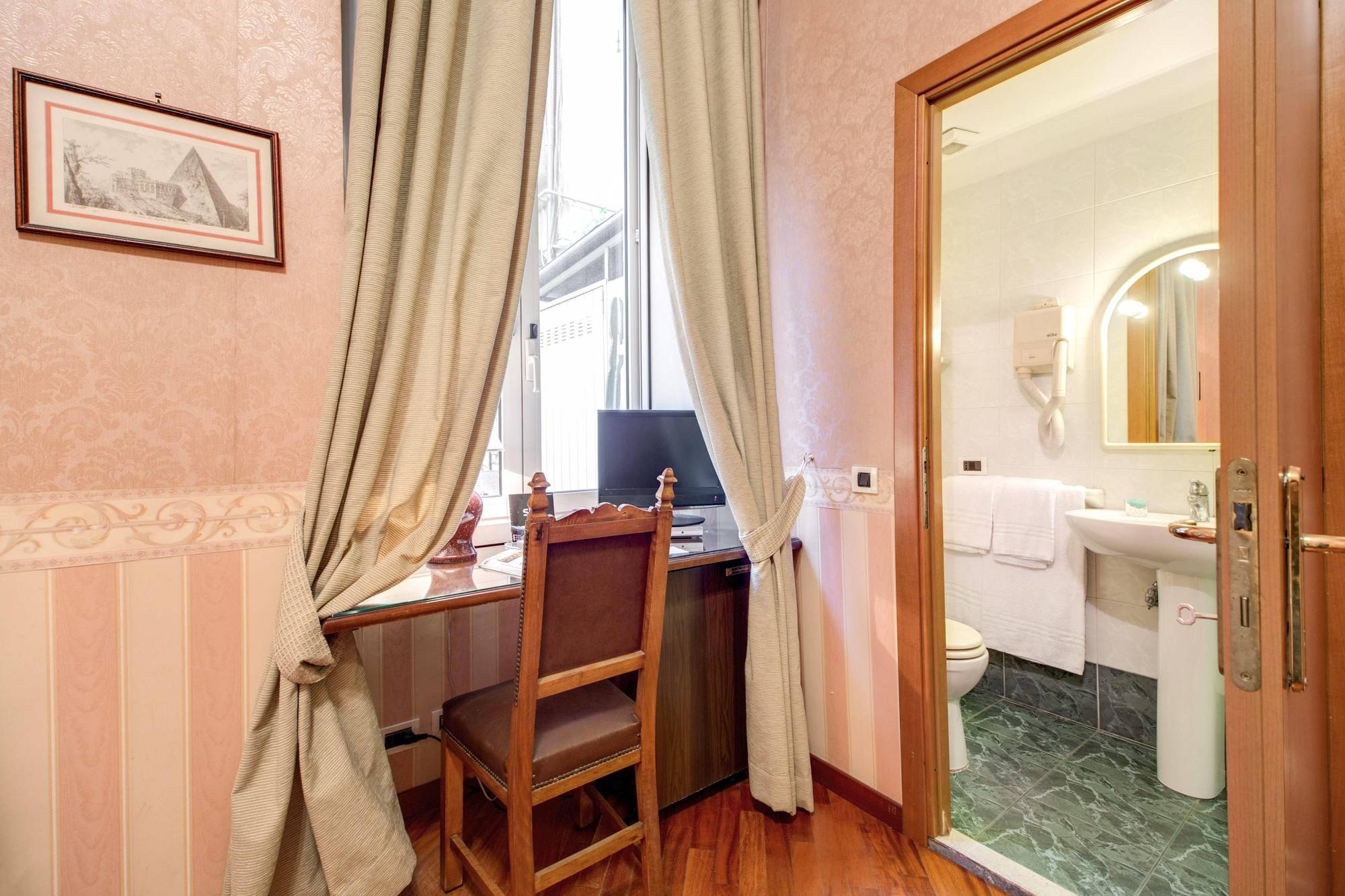 Hotel St. Moritz Rome Exterior photo